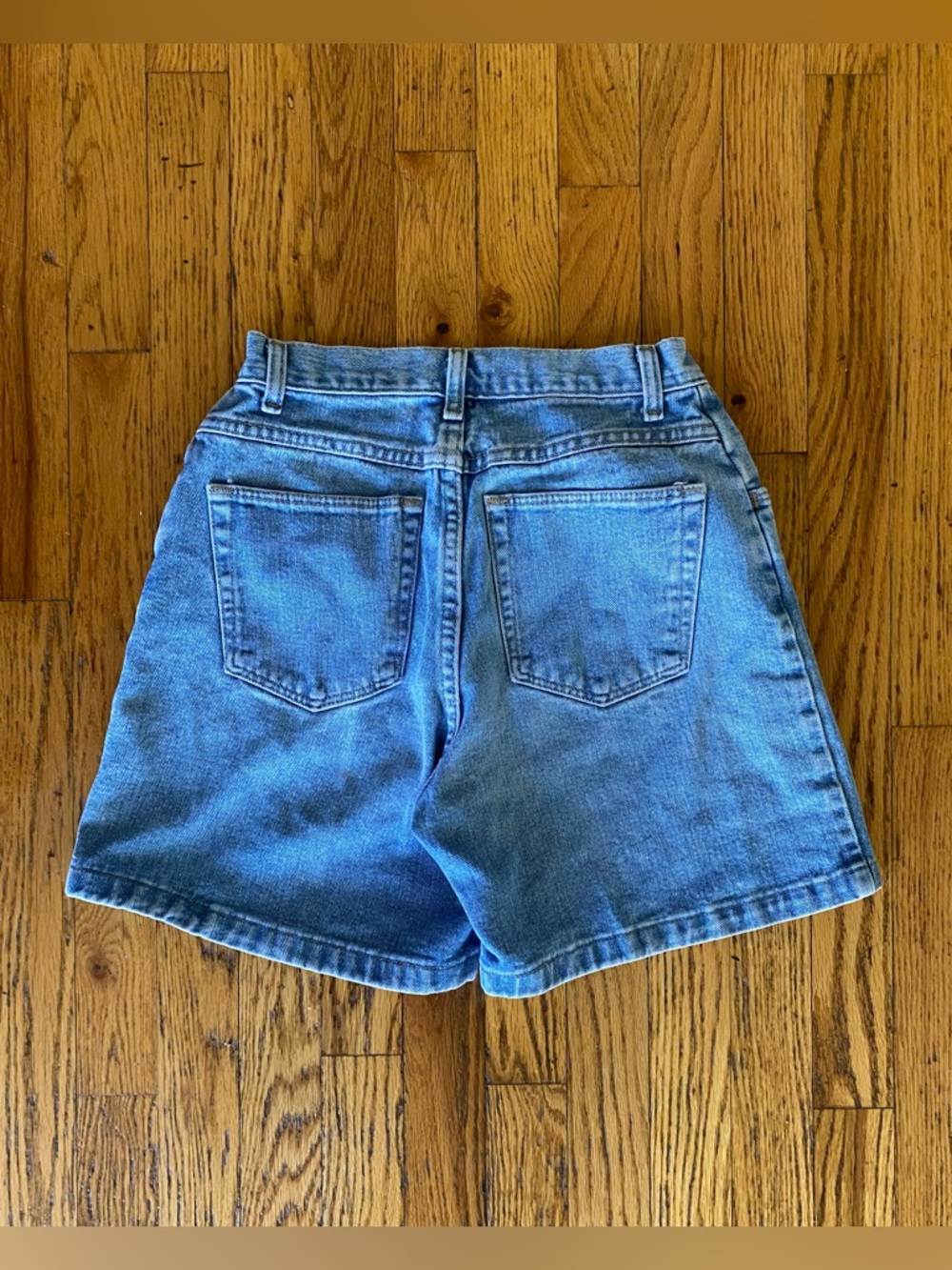 Vintage 90s Wrangler Shorts Med Wash Denim Size 6 Mom Jeans Y2K - Picture 2 of 7